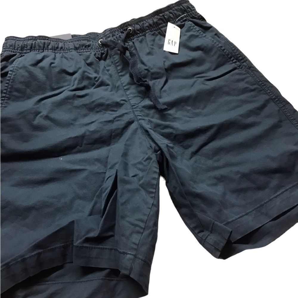 Gap 8 inch easy shorts new with tags great deal paid $45